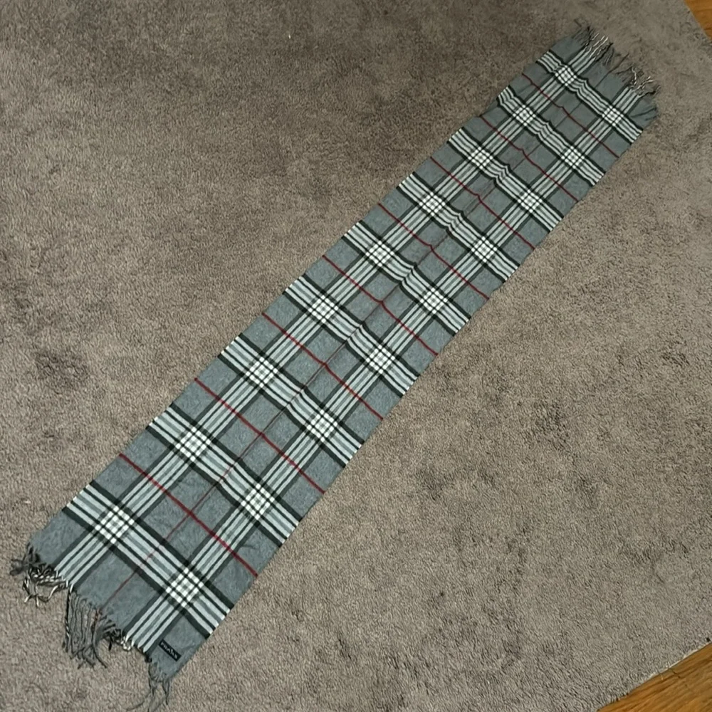 Fraas brand Gray/Black/Red Plaid Scarf-64x11-EUC - Picture 7 of 9